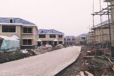 建設中的江洲墟場安置小區(qū)。